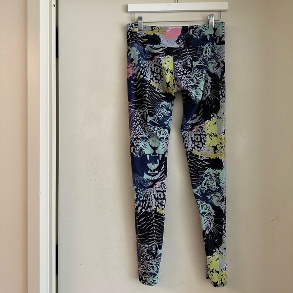 Onzie Tiger Jungle Fever Multicolor Leggings - Picture 4 of 5